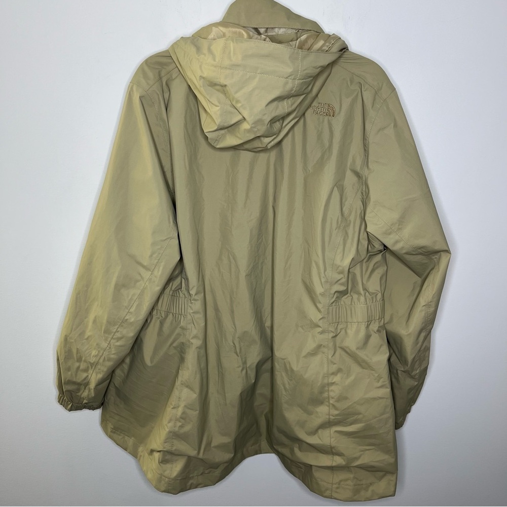 The North Face Plus Resolve Parka II - Picture 4 of 8
